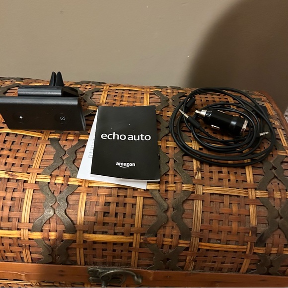 Echo Auto- Hands-free Alexa for car - Picture 6 of 9